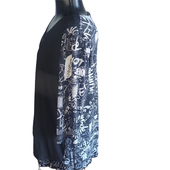Victoria Collection Black and White Graphic Print Top - Picture 5 of 7